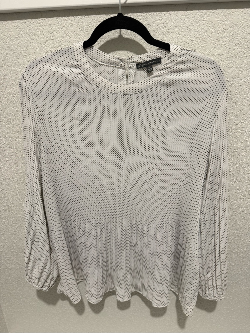 Adrianna Papell White Long-Sleeve Pleated Hem Top